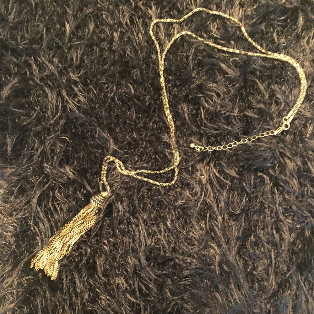 Dangling necklace